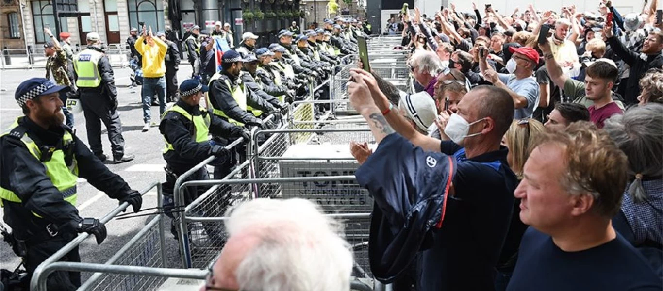 Οι Βρετανοί ξεσηκώθηκαν κατά των μαύρων εξτρεμιστών: Χιλιάδες πατριώτες προστάτεψαν τα μνημεία σε όλη την χώρα!